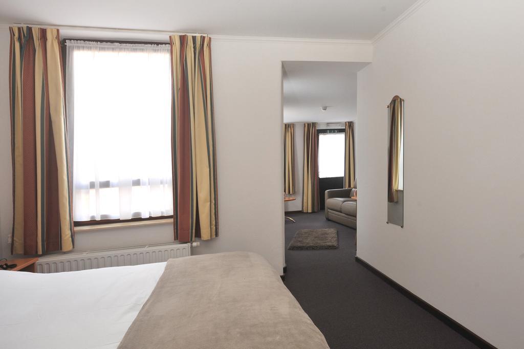 Hotel Du Perron تو الغرفة الصورة